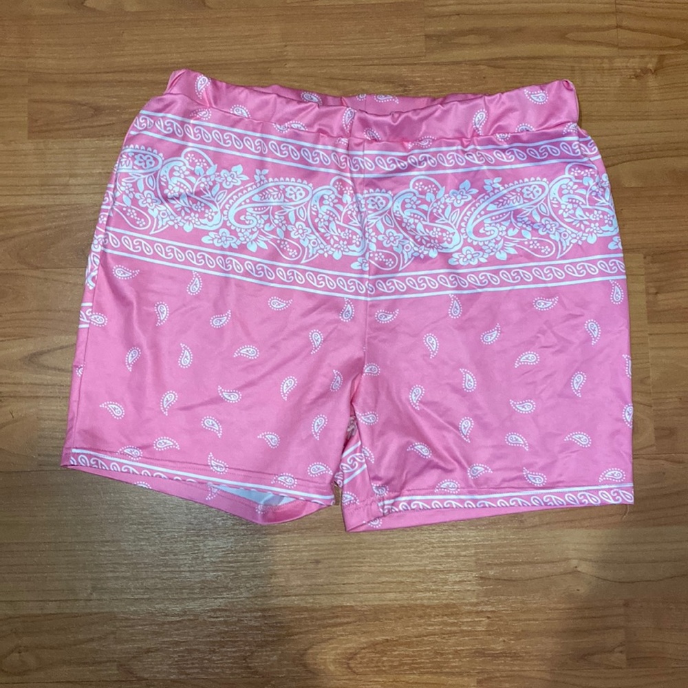 Pink Bandana printed shorts